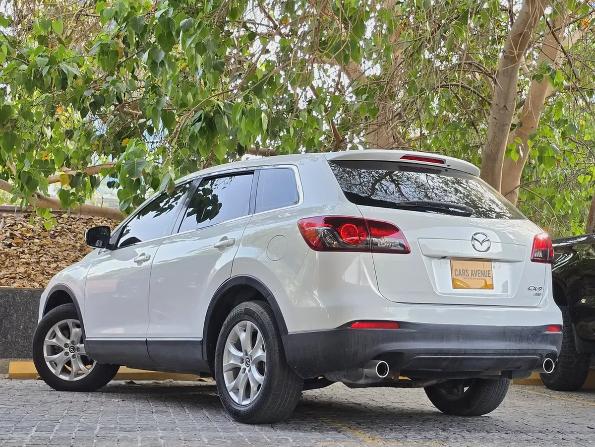 7 Seaters | GCC SPECS | LOW KMs | TOP CONDITION-12-12