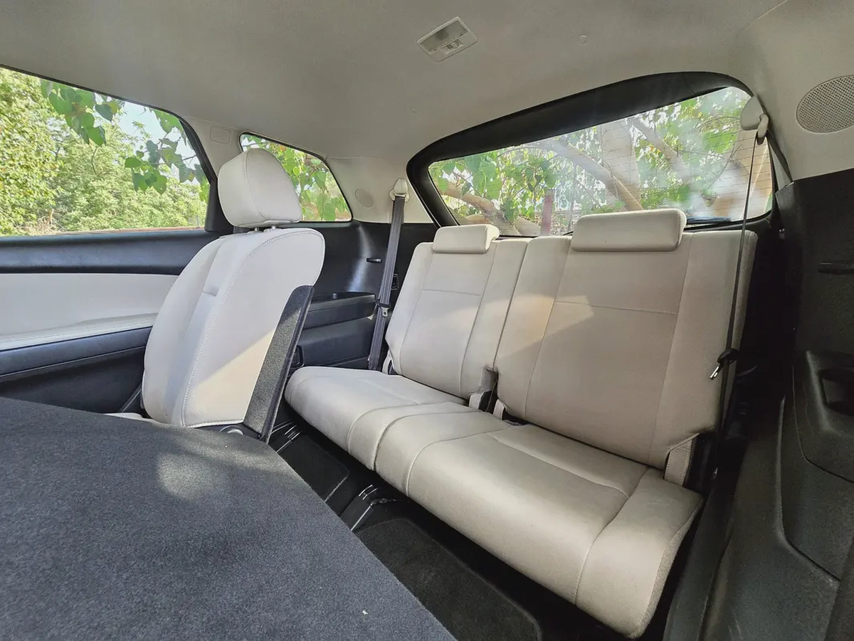 7 Seaters | GCC SPECS | LOW KMs | TOP CONDITION-7-7