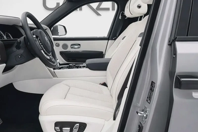 Rolls-Royce Cullinan 2020 | GCC Specs | V12 Luxury SUV | Mint Condition-7