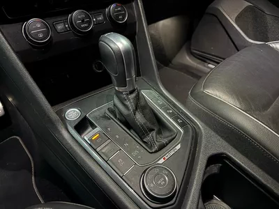 Gulf Specs 2017 VOLKSWAGEN TIGUAN R-LINE TSI 4Motion (AL-Naboodah Maintained)-10
