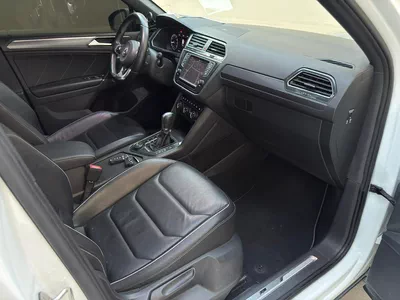 Gulf Specs 2017 VOLKSWAGEN TIGUAN R-LINE TSI 4Motion (AL-Naboodah Maintained)-14