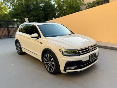 Gulf Specs 2017 VOLKSWAGEN TIGUAN R-LINE TSI 4Motion (AL-Naboodah Maintained)-0
