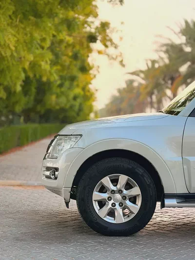 Mitsubishi Pajero GLS 2017 GCC Specs-7