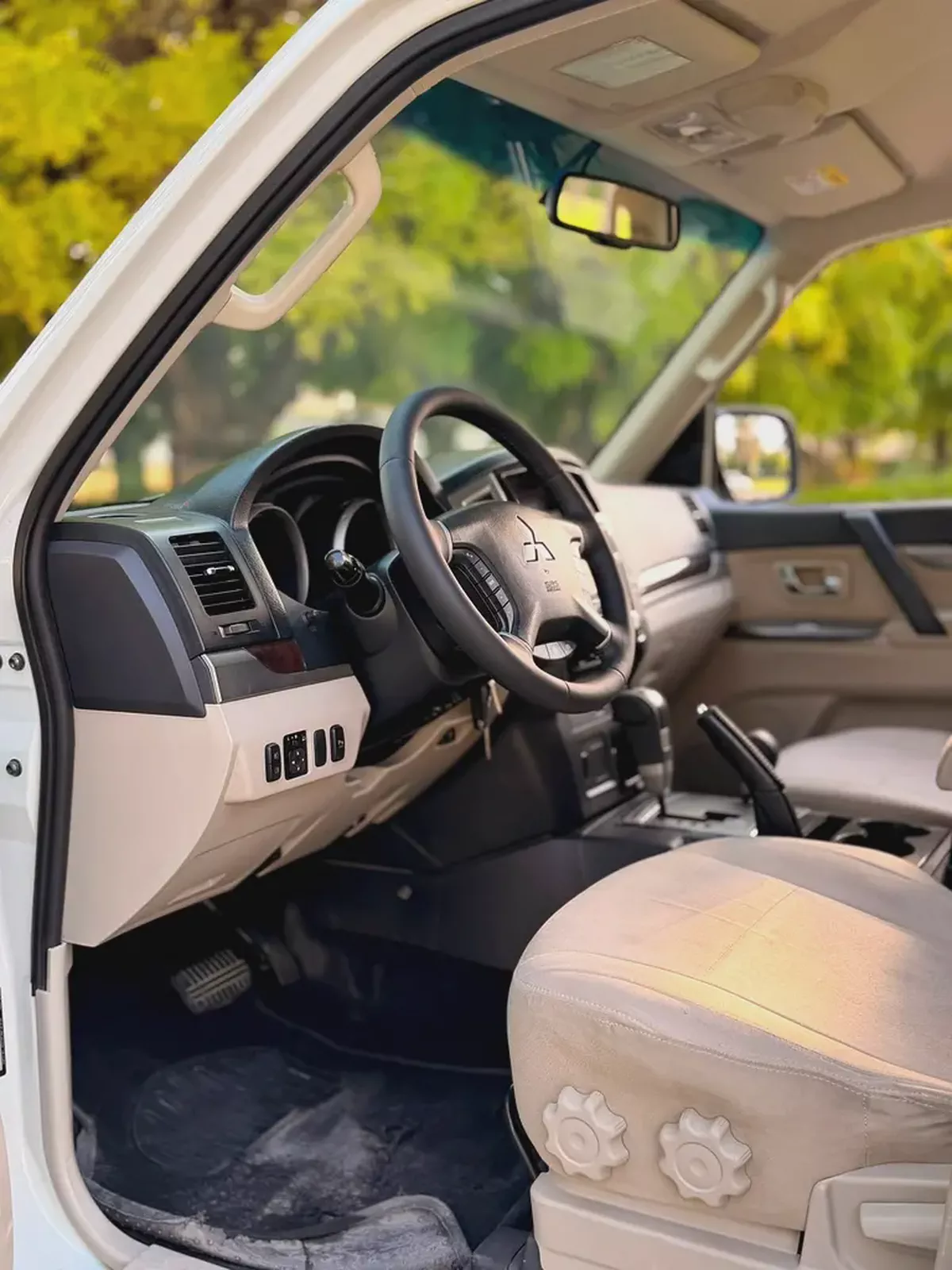 Mitsubishi Pajero GLS 2017 GCC Specs-12-12