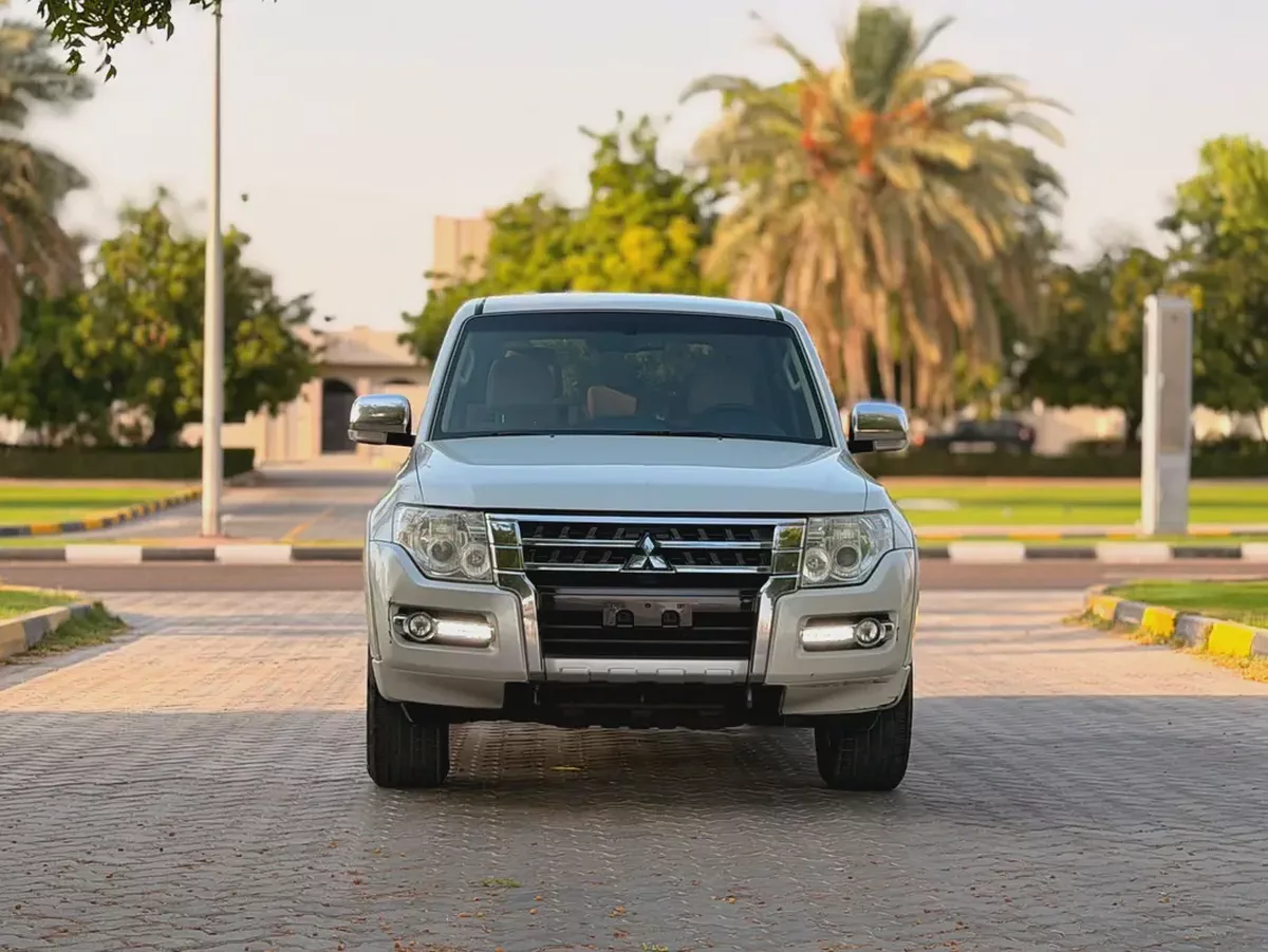 Mitsubishi Pajero GLS 2017 GCC Specs-4-4