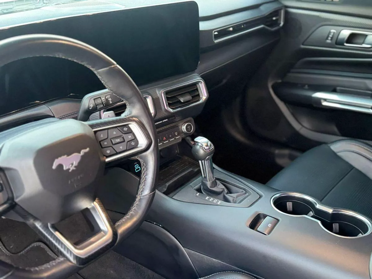Ford Mustang GT PREMIUM-9-0
