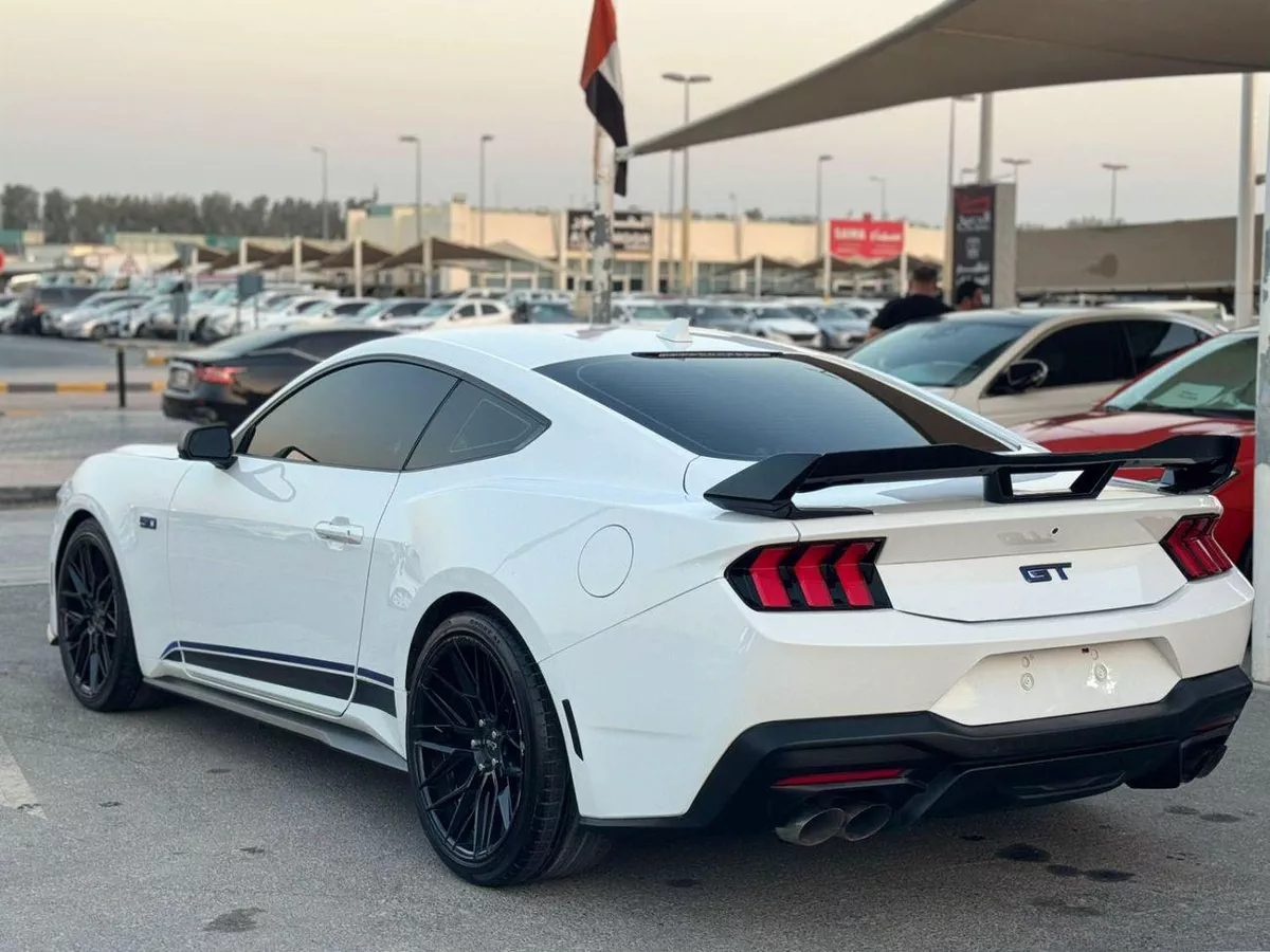 Ford Mustang GT PREMIUM-3-0