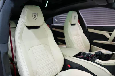 Lamborghini Urus SE-4
