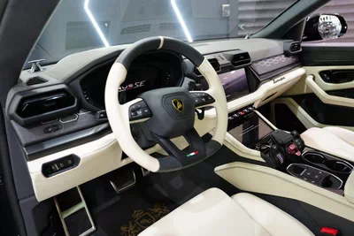 Lamborghini Urus SE-3