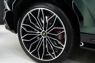 Lamborghini Urus SE-18