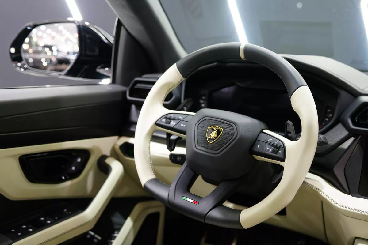 Lamborghini Urus SE-6-6