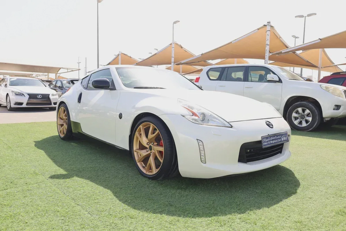 Used Nissan 370z 3.7L Coupe 2015-1-1