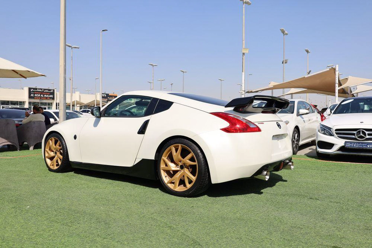 Used Nissan 370z 3.7L Coupe 2015-9-9