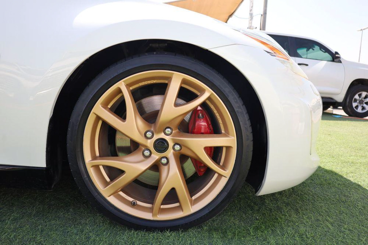 Used Nissan 370z 3.7L Coupe 2015-5-5