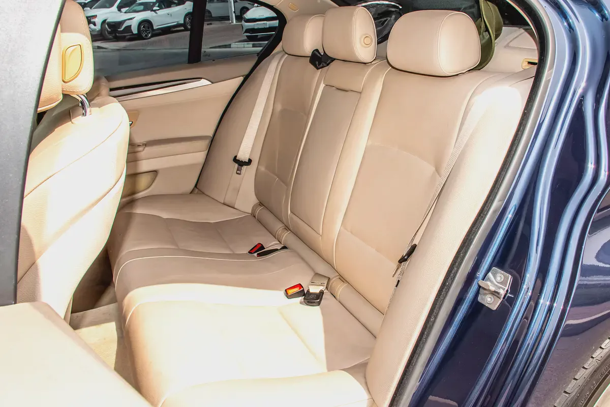 2010 - BMW 528i - IMMACULATE CONDITION - ONLY 112,000 KM DONE-16-16