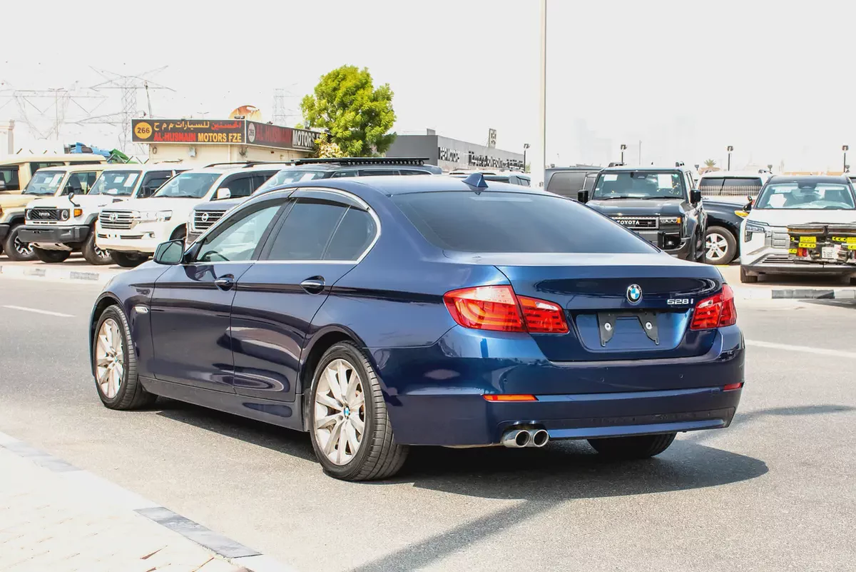 2010 - BMW 528i - IMMACULATE CONDITION - ONLY 112,000 KM DONE-5-5