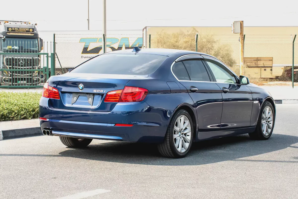 2010 - BMW 528i - IMMACULATE CONDITION - ONLY 112,000 KM DONE-7-7