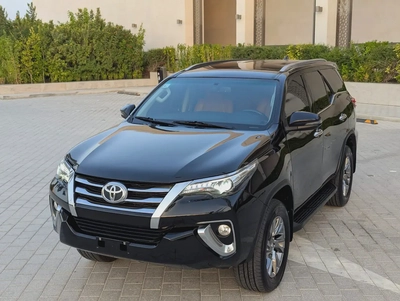 Toyota Fortuner VXR 2019 GCC Specs Full Option-1