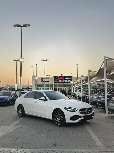 (2023 ) MERCEDES-BENZ // C200// KOREAN SPECS// BRAND NEW LUXURY//ORIGINAL PAINT//LOW MILEAGE//-1