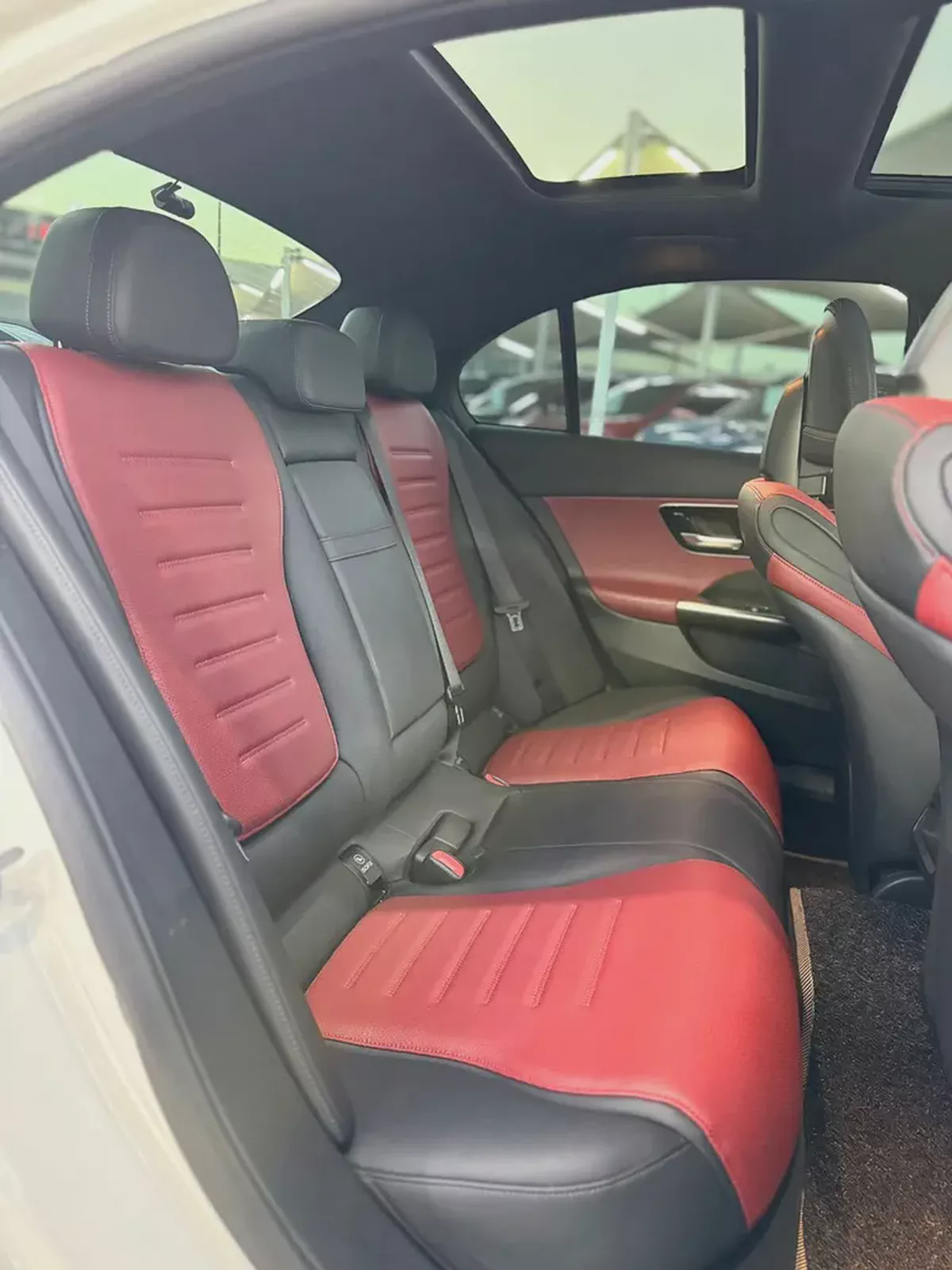 (2023 ) MERCEDES-BENZ // C200// KOREAN SPECS// BRAND NEW LUXURY//ORIGINAL PAINT//LOW MILEAGE//-11-11