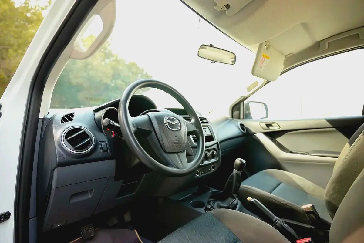 Mazda BT-50 | Double Cabin 4X4 | Manual | GCC Specs | Ref#M73264-12-12