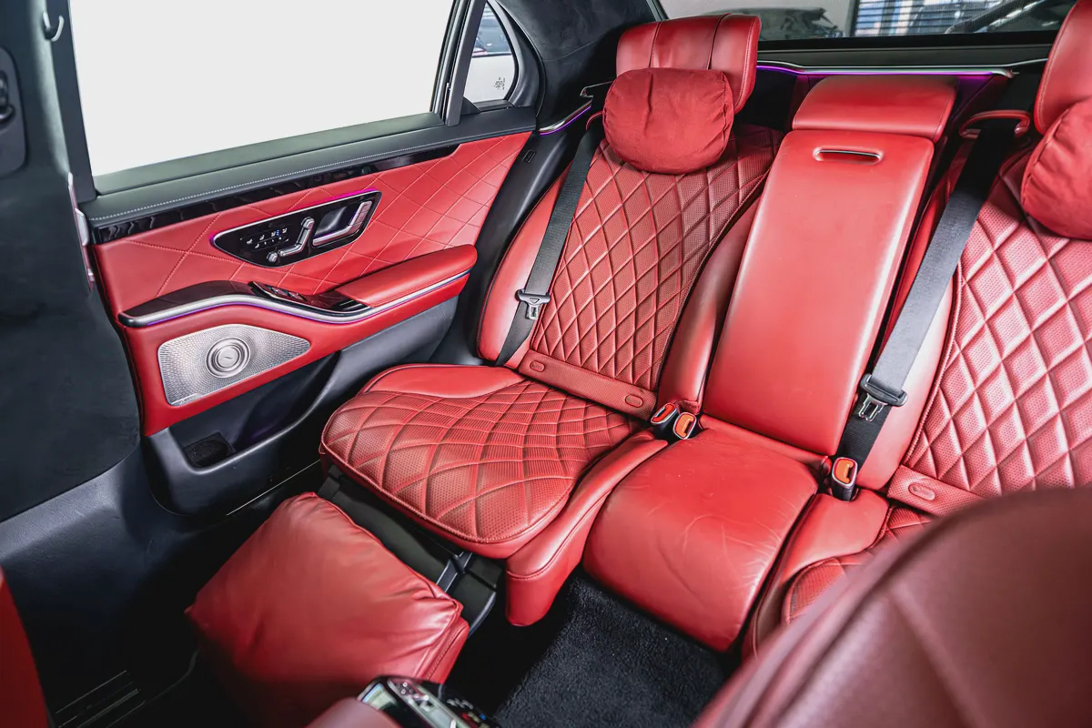 Mercedes Benz S580 L 4Matic-GCC-Gargash Warranty  Service Contract Until 05/2027-AMG Body Styli-18-18