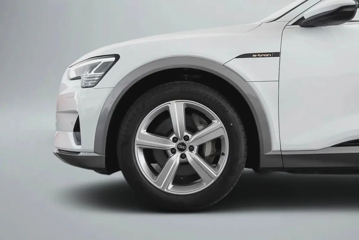 3,049 / 60 months | 0% DP | 2023 Audi E Tron Advanced 55 Quattro / Audi Warranty  Service Contr-5-5