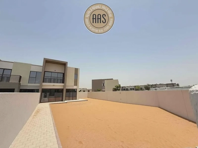 Brand New Ready To Move 4802 Square Feet 4BR Townhouse Villa Available For Rent-14