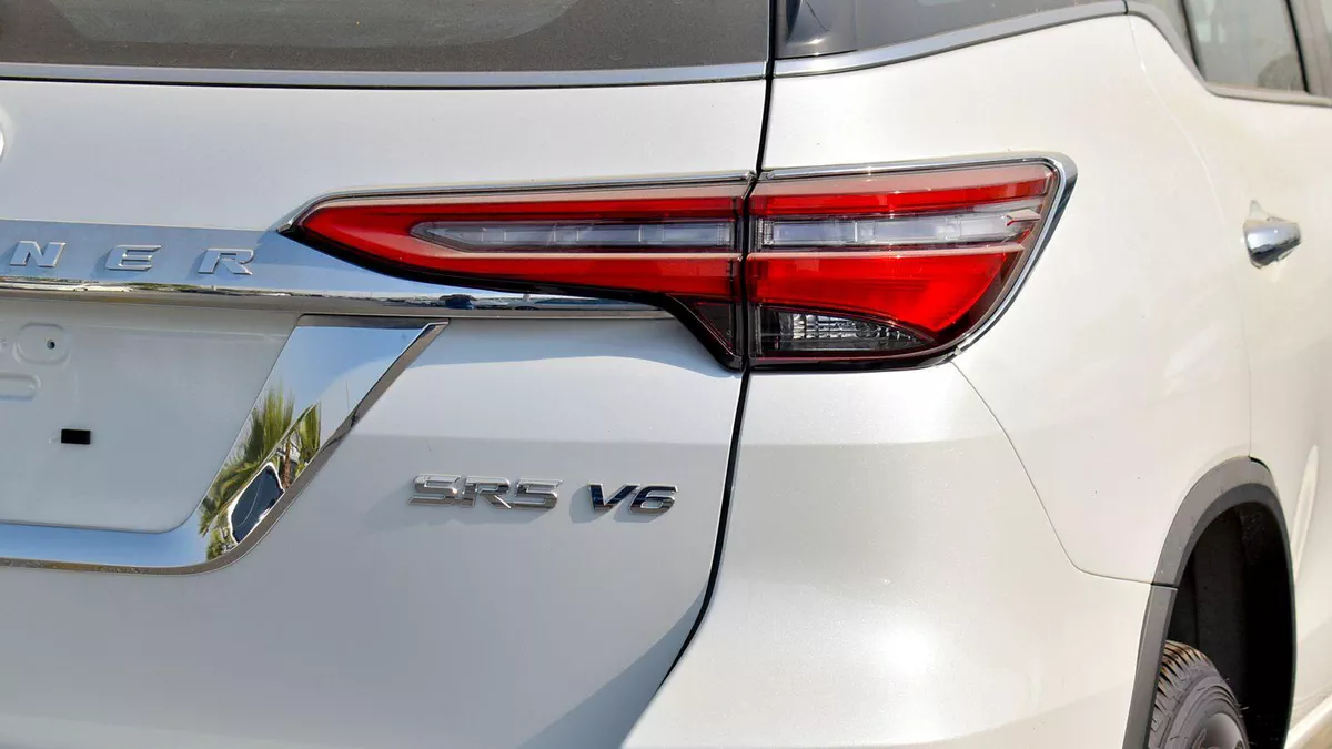 TOYOTA FORTUNER 2.7L PETROL 2025-14-14