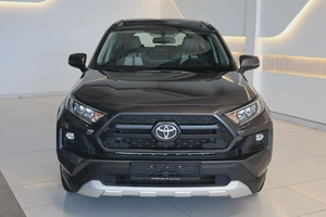 RAV4 ADVENTURE 4WD - GCC SPECS - ACCIDENT FREE - FULL SERVICE HISTORY - UNDER WARRANTY -