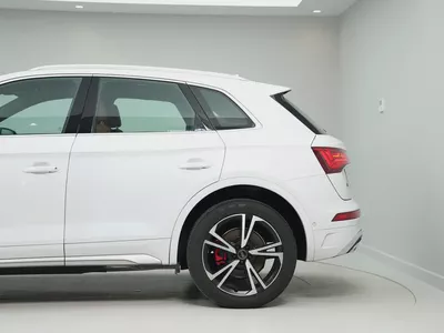 GCC specs LOW MILEAGE Audi Q5 S line Quattro-3