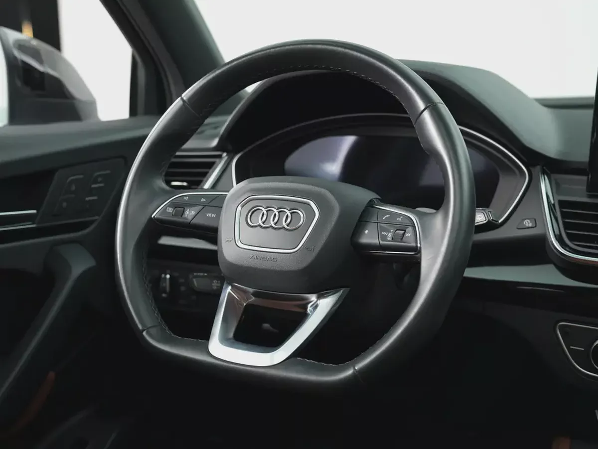 GCC specs LOW MILEAGE Audi Q5 S line Quattro-9-9