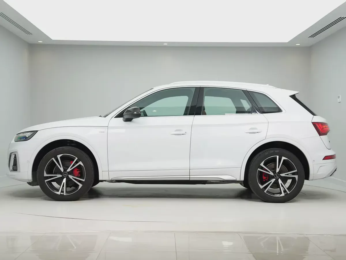 GCC specs LOW MILEAGE Audi Q5 S line Quattro-1-1