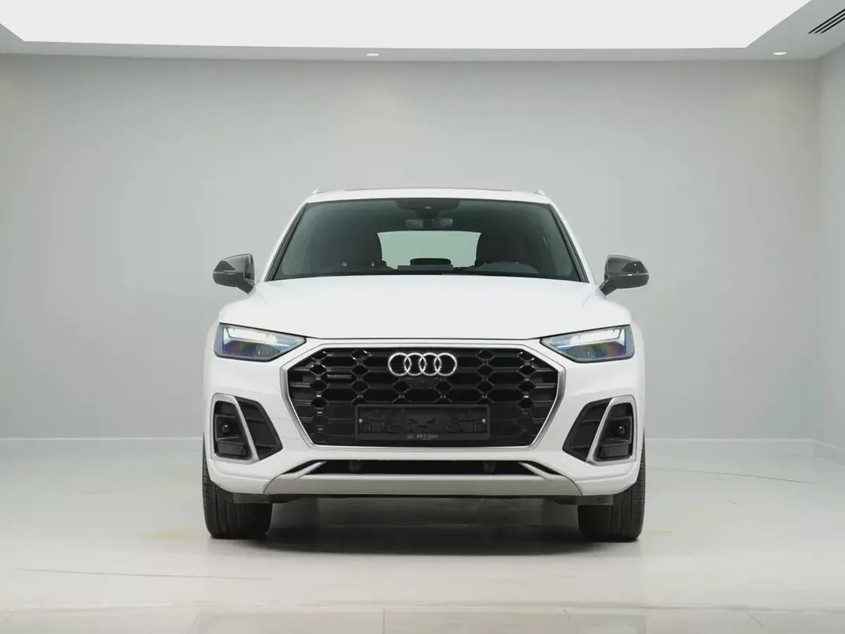 GCC specs LOW MILEAGE Audi Q5 S line Quattro-4-4