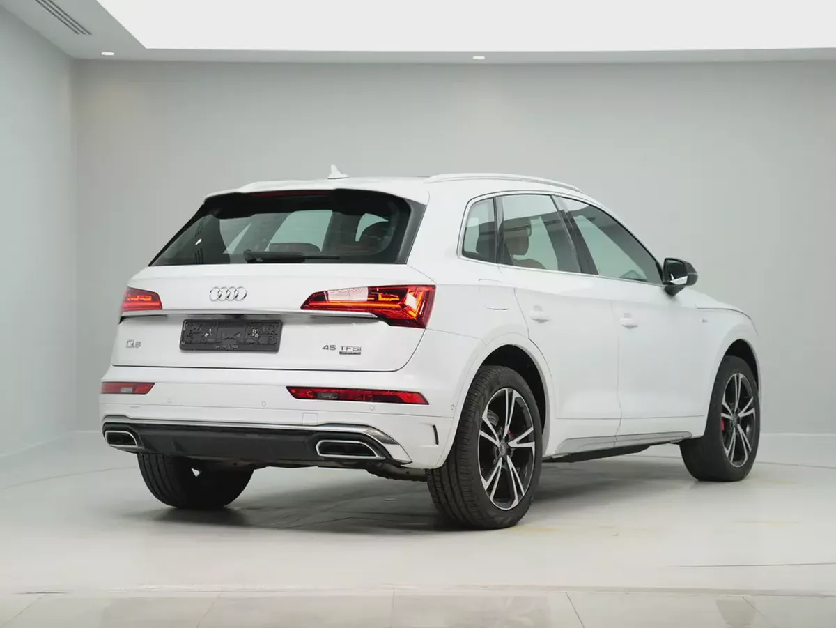 GCC specs LOW MILEAGE Audi Q5 S line Quattro-6-6