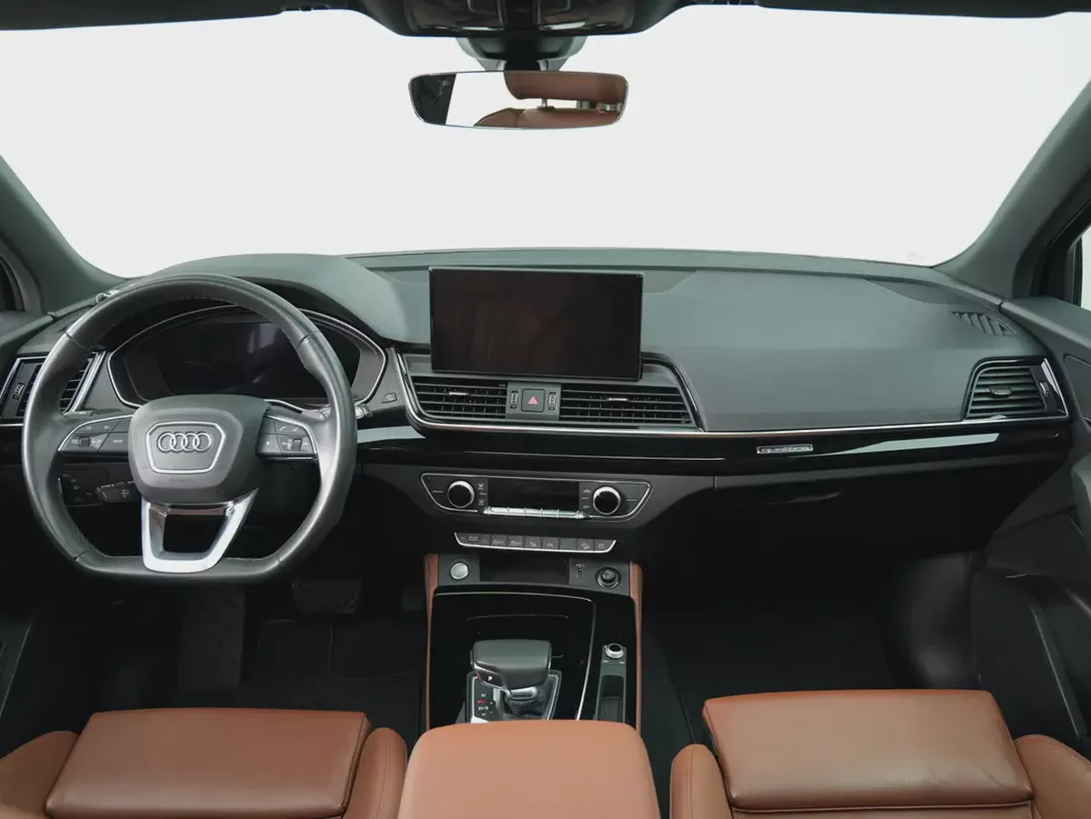 GCC specs LOW MILEAGE Audi Q5 S line Quattro-8-8