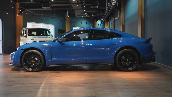 2022 Porsche Taycan GTS | Very Low Mileage 3k | Electric
