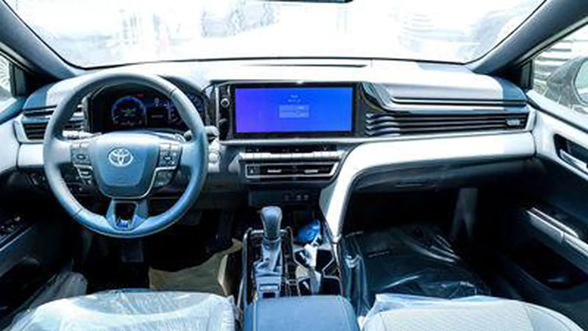 Toyota Camry GLE GCC Specs-13-13