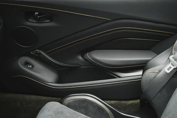 2023 ASTON MARTIN V12 VANTAGE