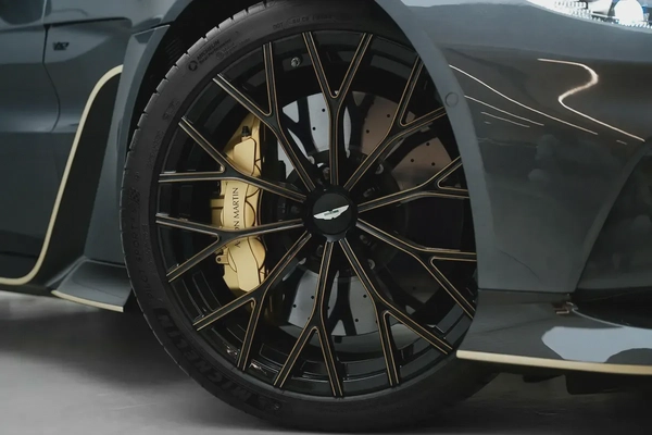 2023 ASTON MARTIN V12 VANTAGE