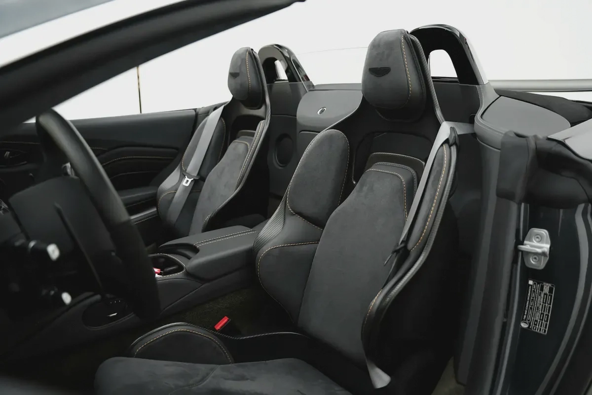 2023 ASTON MARTIN V12 VANTAGE-4-4