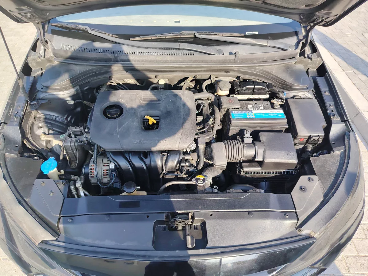 HYUNDAI ELANTRA—2020—FREE ACCIDENT—ORIGINAL PAINT—EXCELLENT CONDITION-8-8
