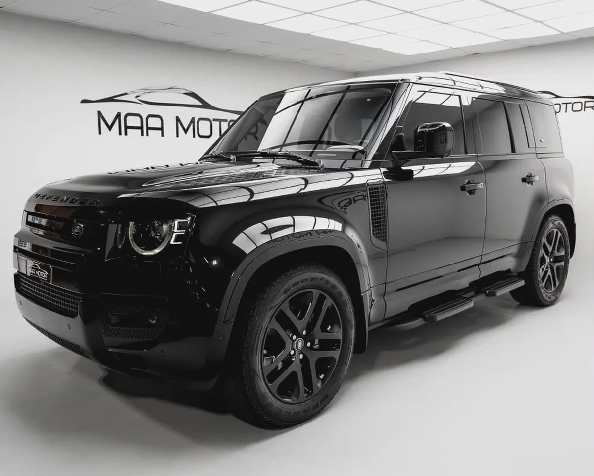 2024 Land Rover Defender 110 SE | GCC Specs | Brand New