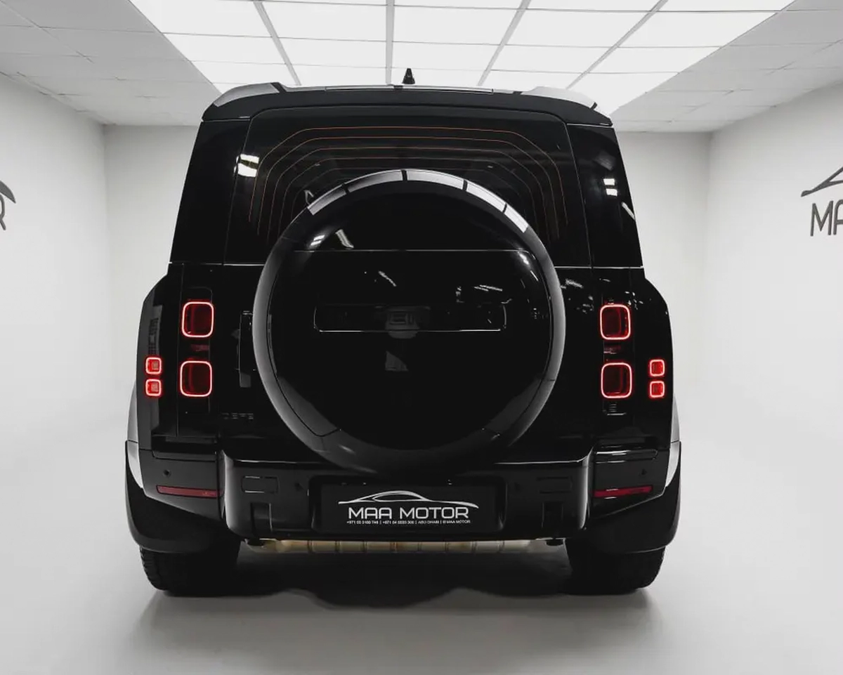 2024 Land Rover Defender 110 SE | GCC Specs | Brand New-4-4
