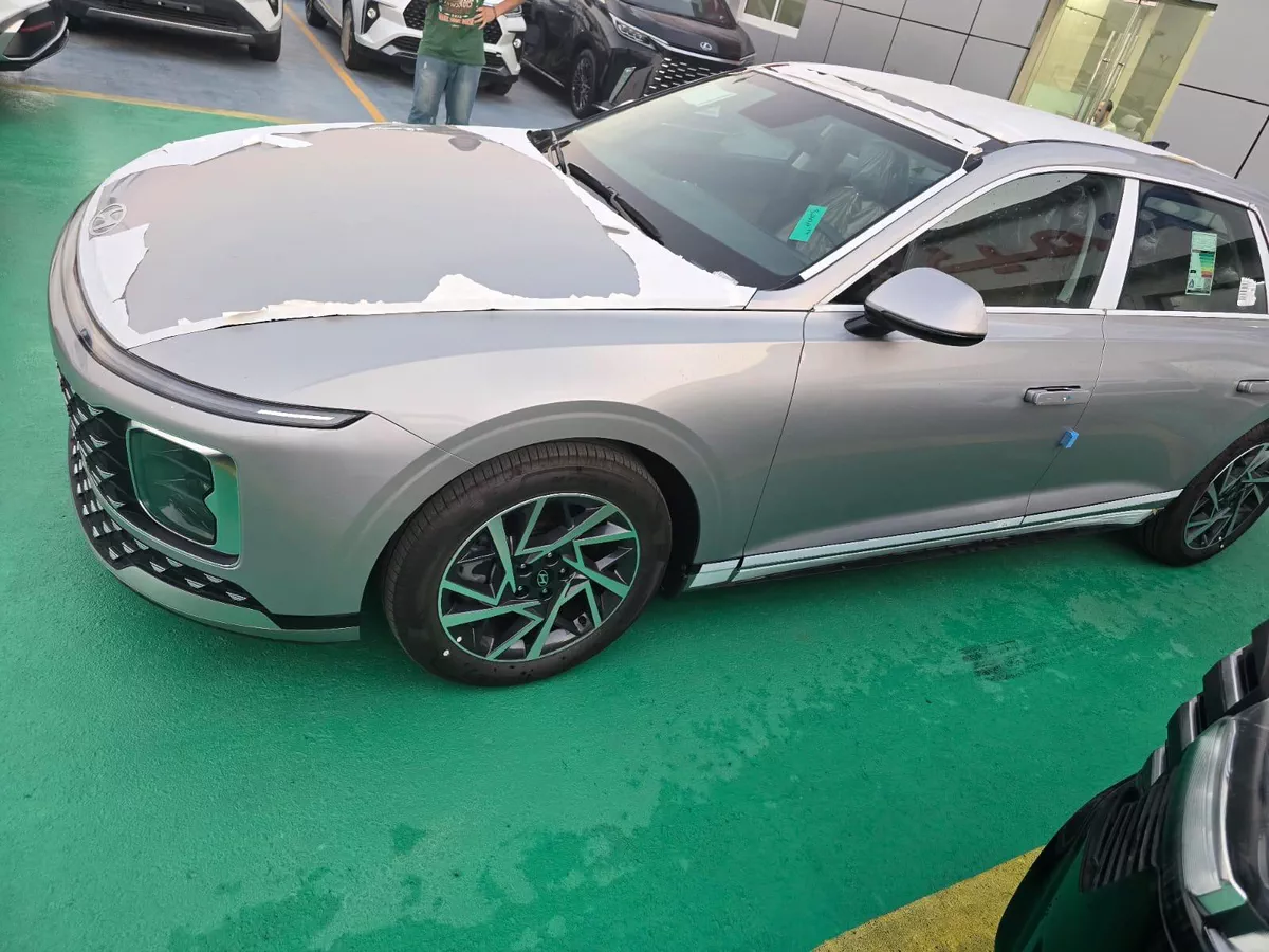 2026 Hyundai Azera | Luxury Sedan-2-2