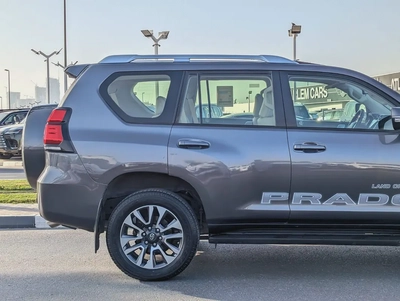 TOYOTA PRADO 2022 TXL TOP FULL OPTION GCC IN EXCELLENT CONDITION-12
