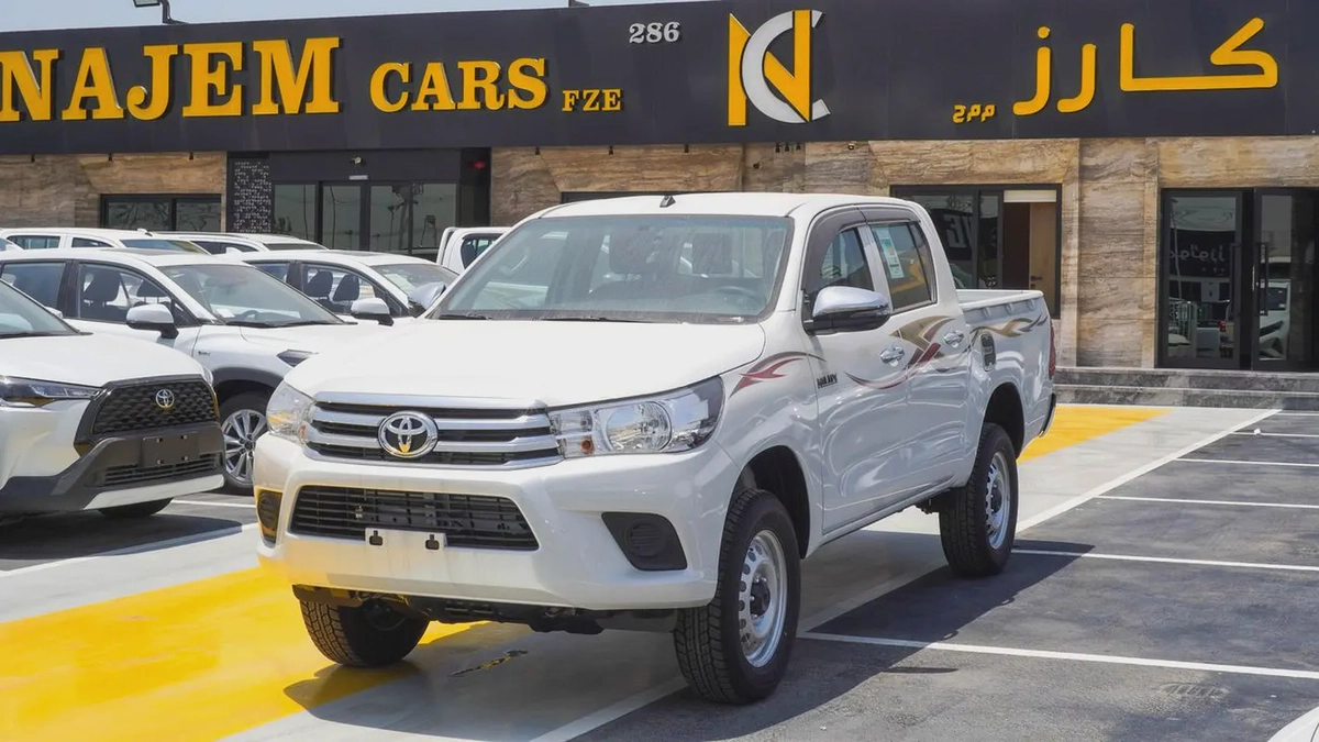 Toyota Hilux Double Cab DISEL 2.4 2026 - GCC Specs - BASIC OPTION !