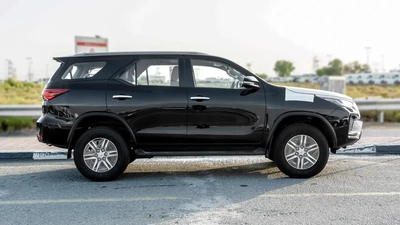 2026 Toyota Fortuner GX 2.4L AT Diesel (Black-Tan)-7
