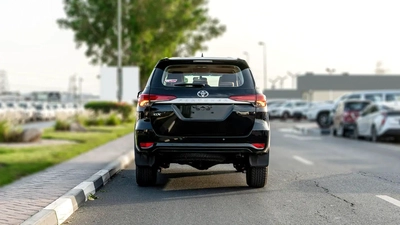 2026 Toyota Fortuner GX 2.4L AT Diesel (Black-Tan)-18
