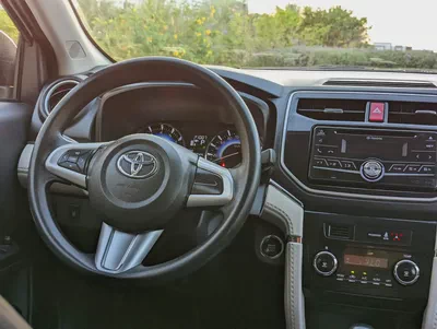 Toyota Rush 2022 GCC EX Prestine Condition Car Low KM Perfect Family 7 Seat SUV-11